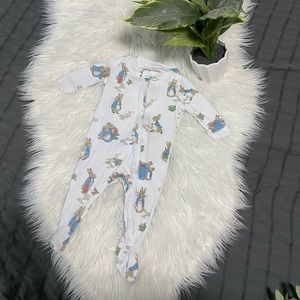 🔅5 for $20🔅Pottery Barn 0-3 month pajamas.